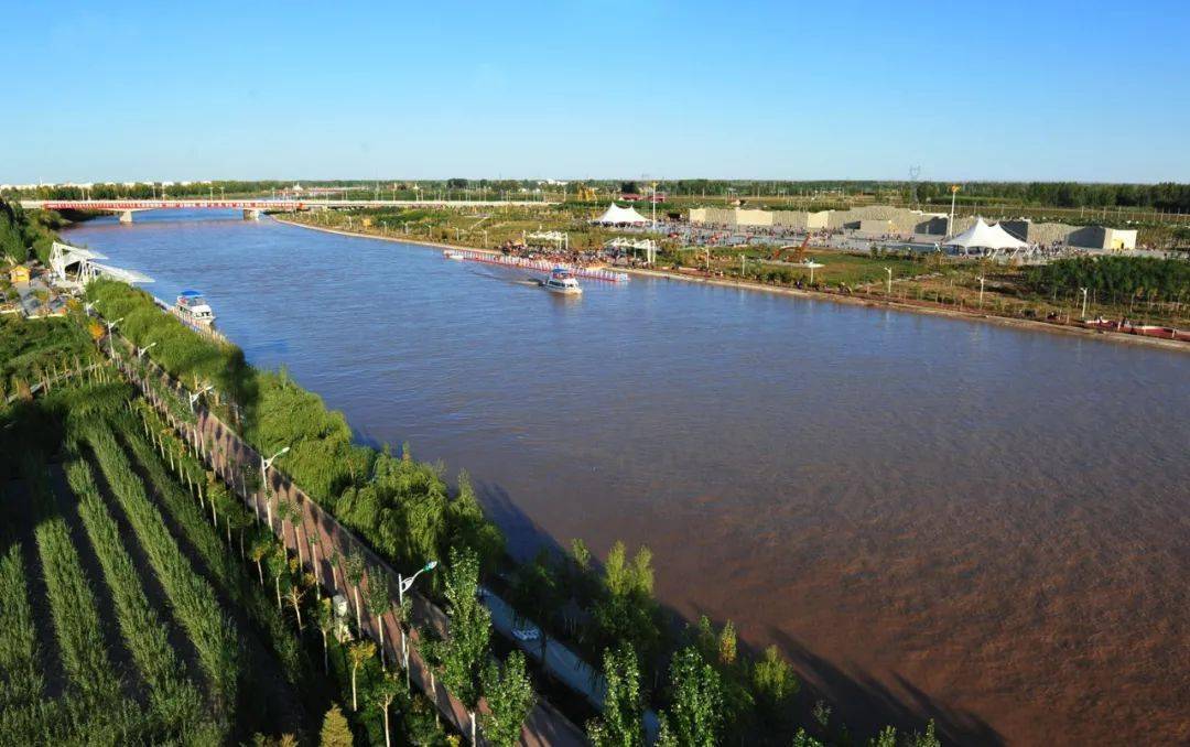 地质博物馆——"天赋河套"优质农产展销中心,住临河或五原均可;第