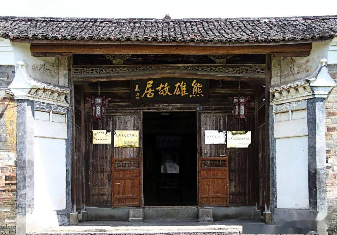 中国佛教南禅五宗的曹洞宗,临济宗发祥于宜丰境内的洞山和黄檗山.