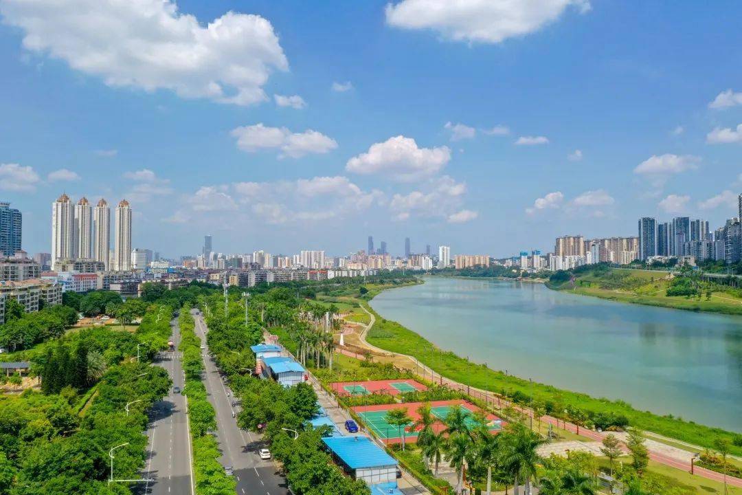 百里秀美邕江此外,南宁市强化长效管理,保障城市内河"长制久清".