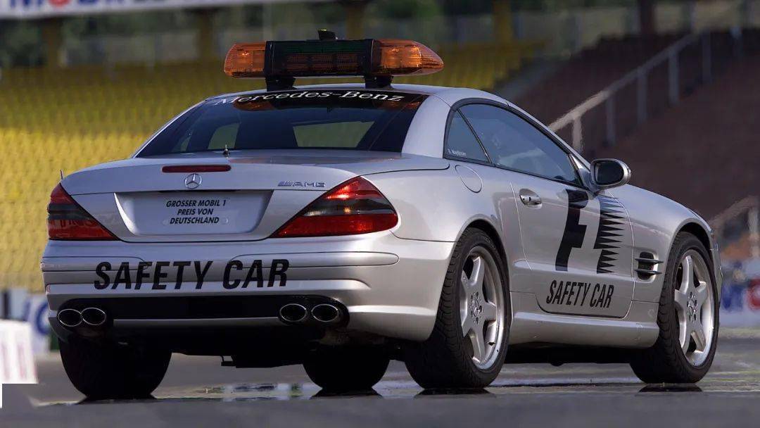 方程式赛场上一片不为人知的竞争之地历年f1赛道安全车盘点