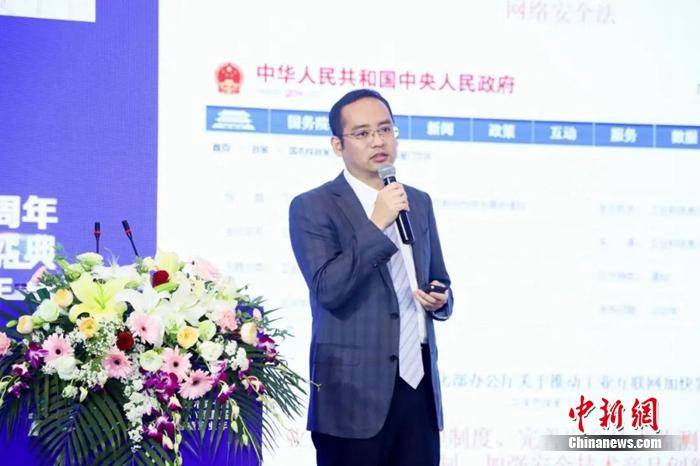 人工智能|明朝万达荣获吴文俊人工智能科技进步一等奖 喻波出席并演讲