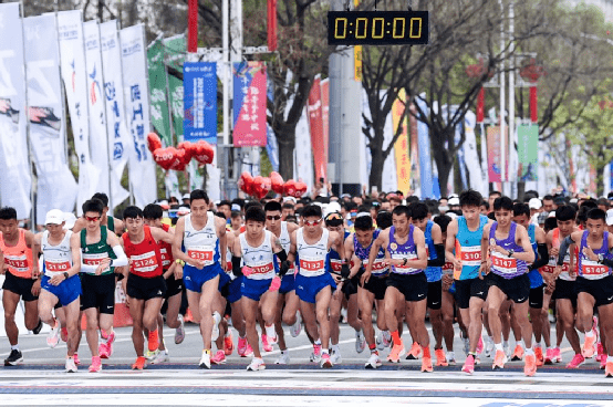 成绩进步 跑鞋突破 中国马拉松取得哪些成就 还有哪些差距 国产