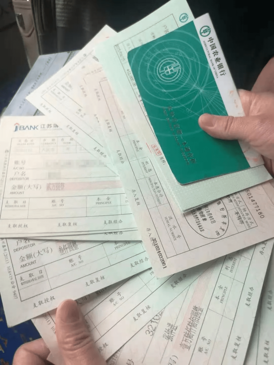 拾金不昧靖江司机捡40万完璧归赵拒酬谢