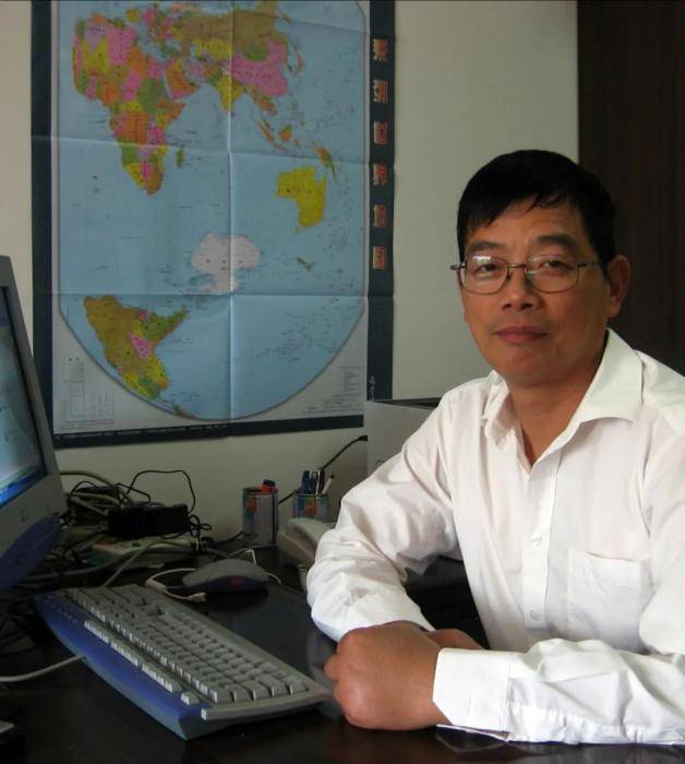 地图|横竖看世界，有何大不同？——专访竖版世界地图编制者郝晓光