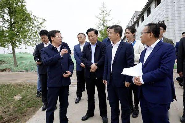 刘文强到龙泉街道督导生态环保工作