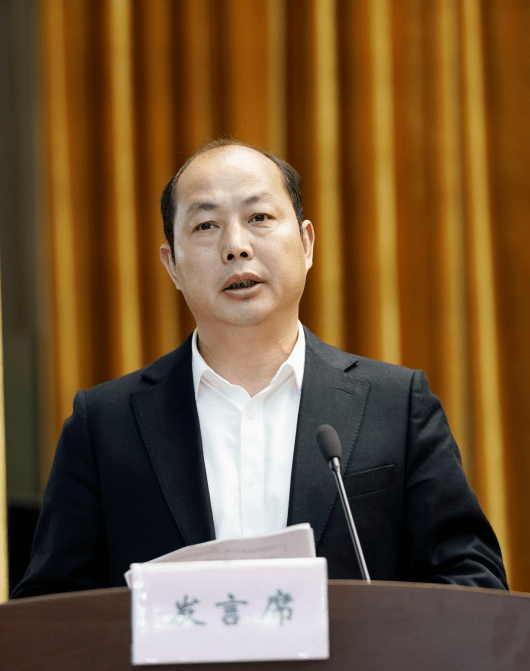 会上,市委常委,组织部长,市委人才办主任何亦星传达了省,杭州市人才