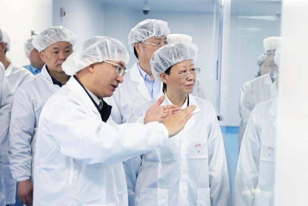 【新闻】富阳区委书记吴玉凤调研海正_发展