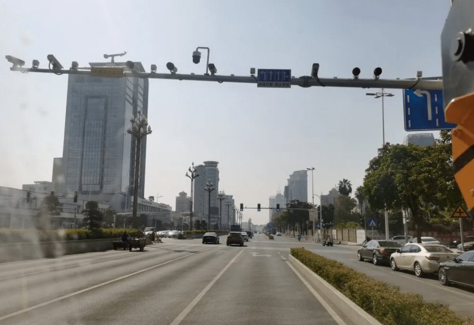 常平大道振兴三街路口(4方向)