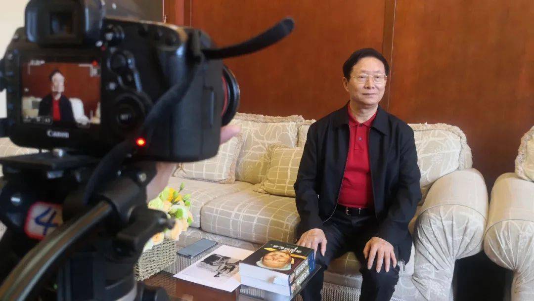 张震将军之子张小阳少将(曾任中国人民解放军外国语学院院长)接受