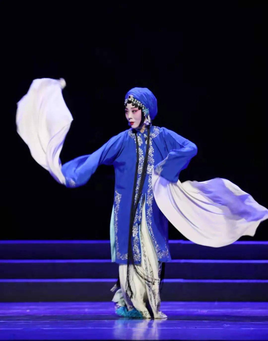 大型秦腔《锁麟囊》亮相金城_苏凤丽