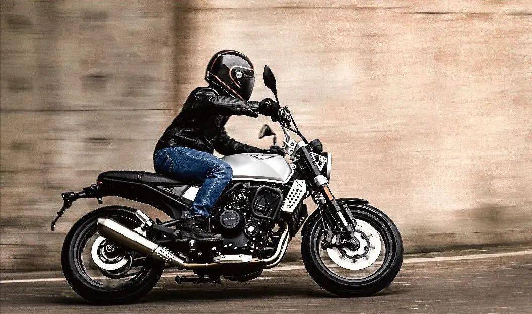 穿越版发布,售价35900元,换装博世电喷及倍耐力蝎子胎_搜狐汽车_搜狐