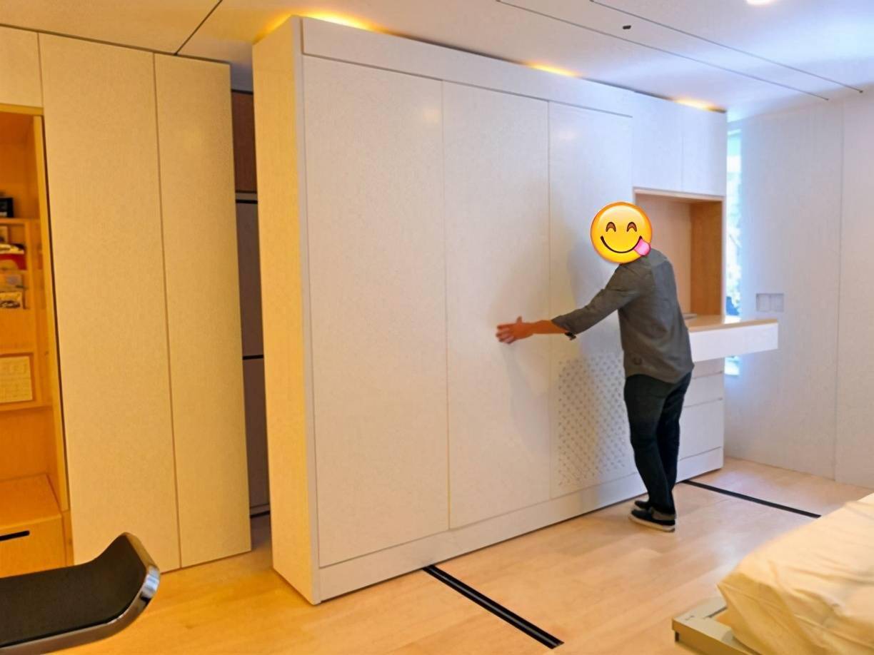 一面可移动柜子嵌墙内再藏个上下铺同时拥有2间卧室不多占1㎡