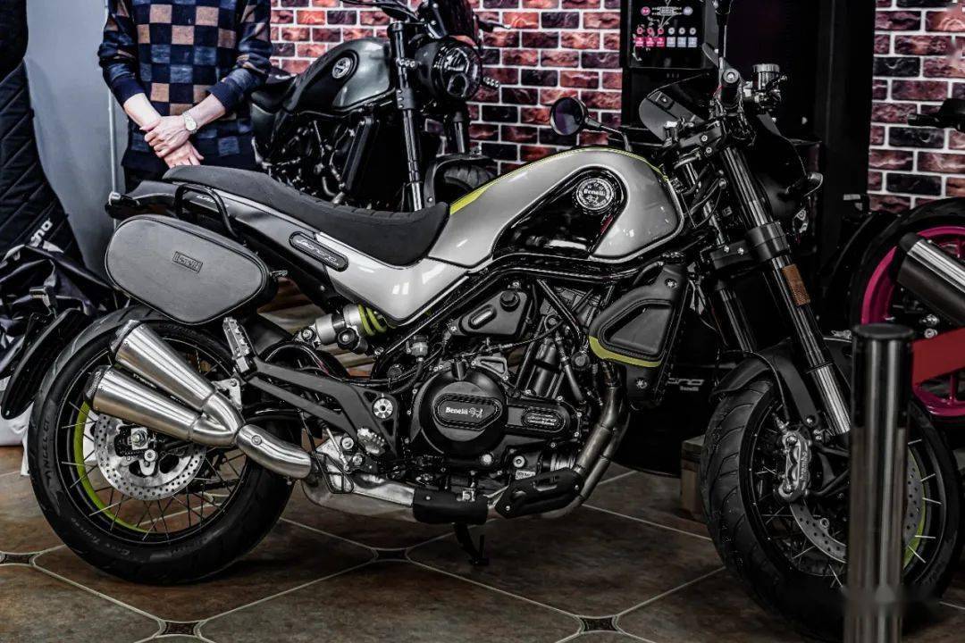 香车音乐美食同享贝纳利幼狮800trail500sport抵京丨业界