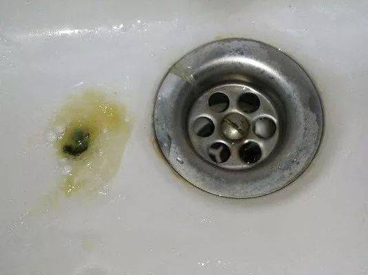 小编使用完后擤出来的鼻腔污浊物@小田吉美:每到季节相交就会打喷嚏