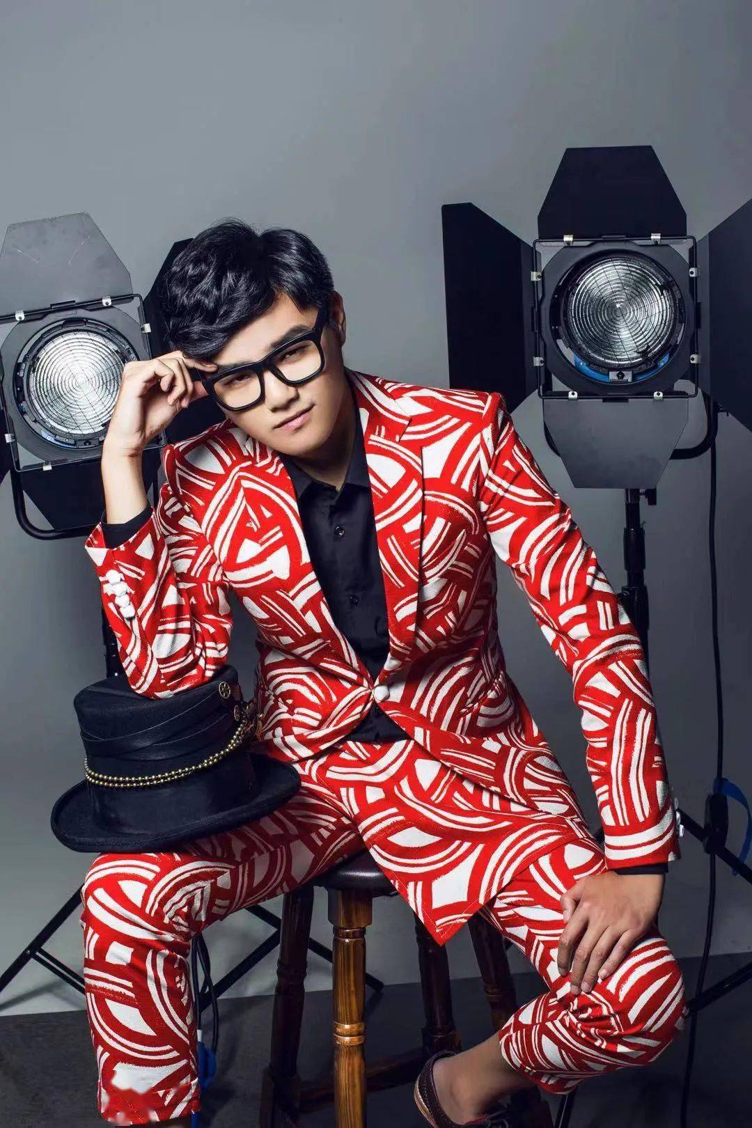 dj文杰只要熬过了逆境便能迎来雨后天晴的美好天空