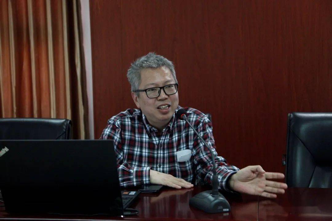 副局长,定州中学校长凌波,副校长高荣宣,孙军,张朝宾,宋海龙等热情