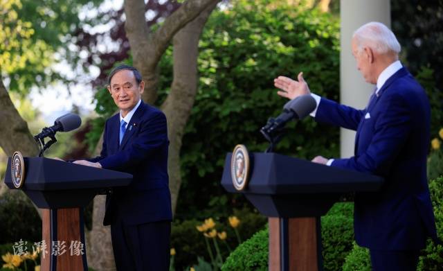 拜登与菅义伟结束会谈后,出席共同记者会 图自澎湃影像