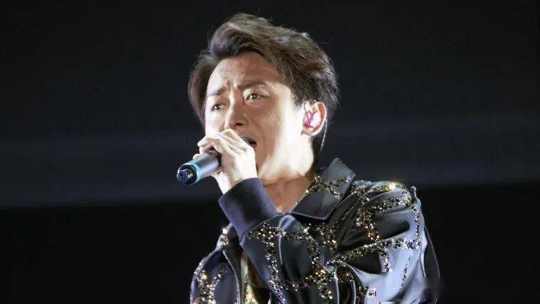 日本人气组合"岚"成员新恋情曝光_大野智