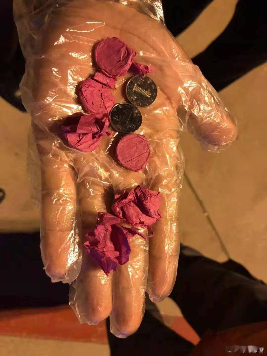 大无语！旅客向飞机扔硬币祈福致航班取消，148名旅客行程受到影响_搜狐网