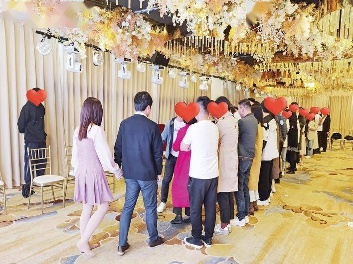 56人线下相亲会两对嘉宾牵手成功