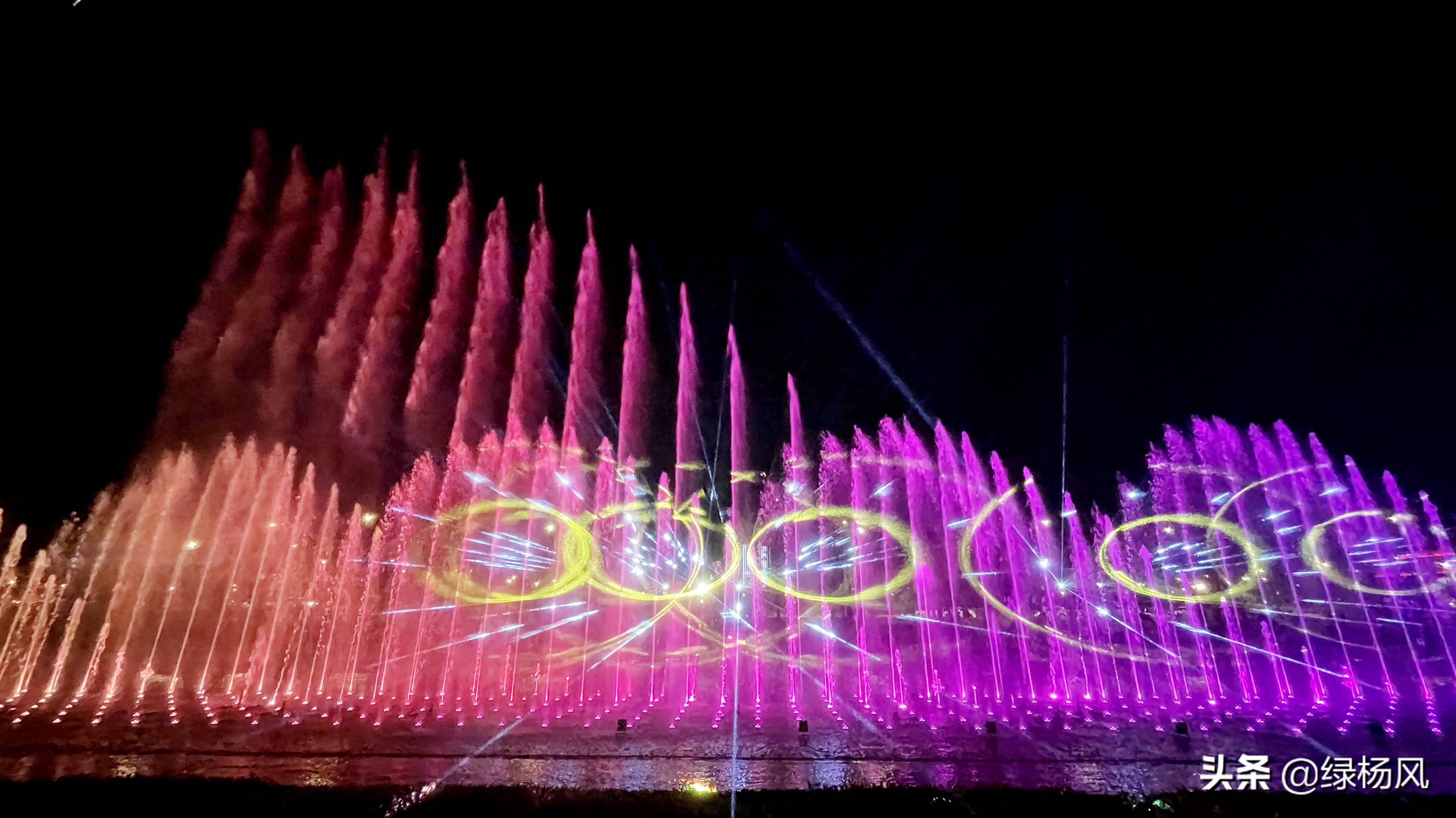 扬州光影水秀成"网红打卡地"