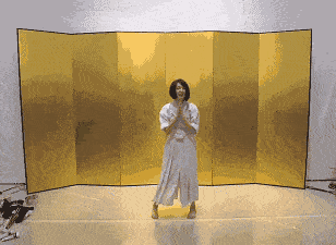 “狂野少女”绘画堪比毕加索,8亿人看她作画,作品震惊整个国际画坛