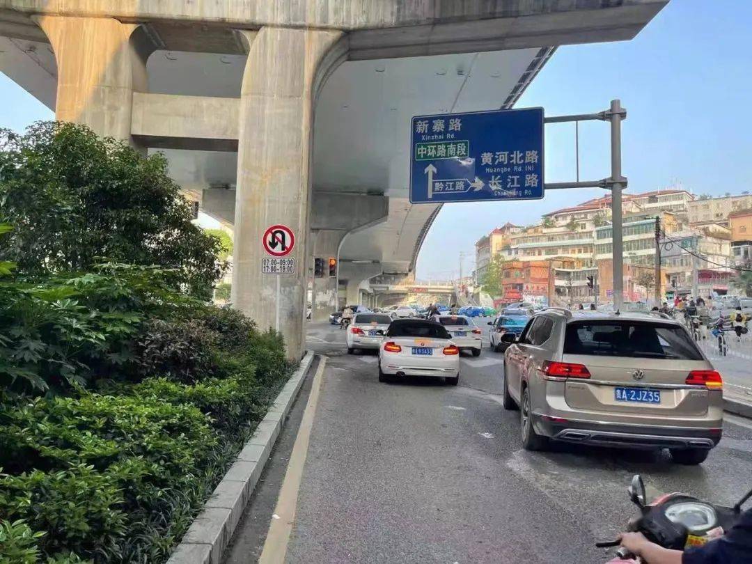 这个路段新设斑马线和禁令标志!_望城坡