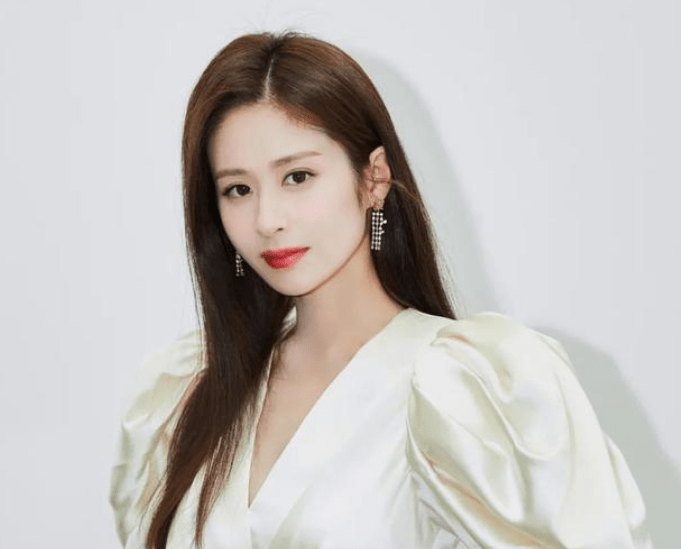 颖儿独自带女儿看病,3岁小月亮身高瞩目,却不见老公付辛博陪伴_林芸芸