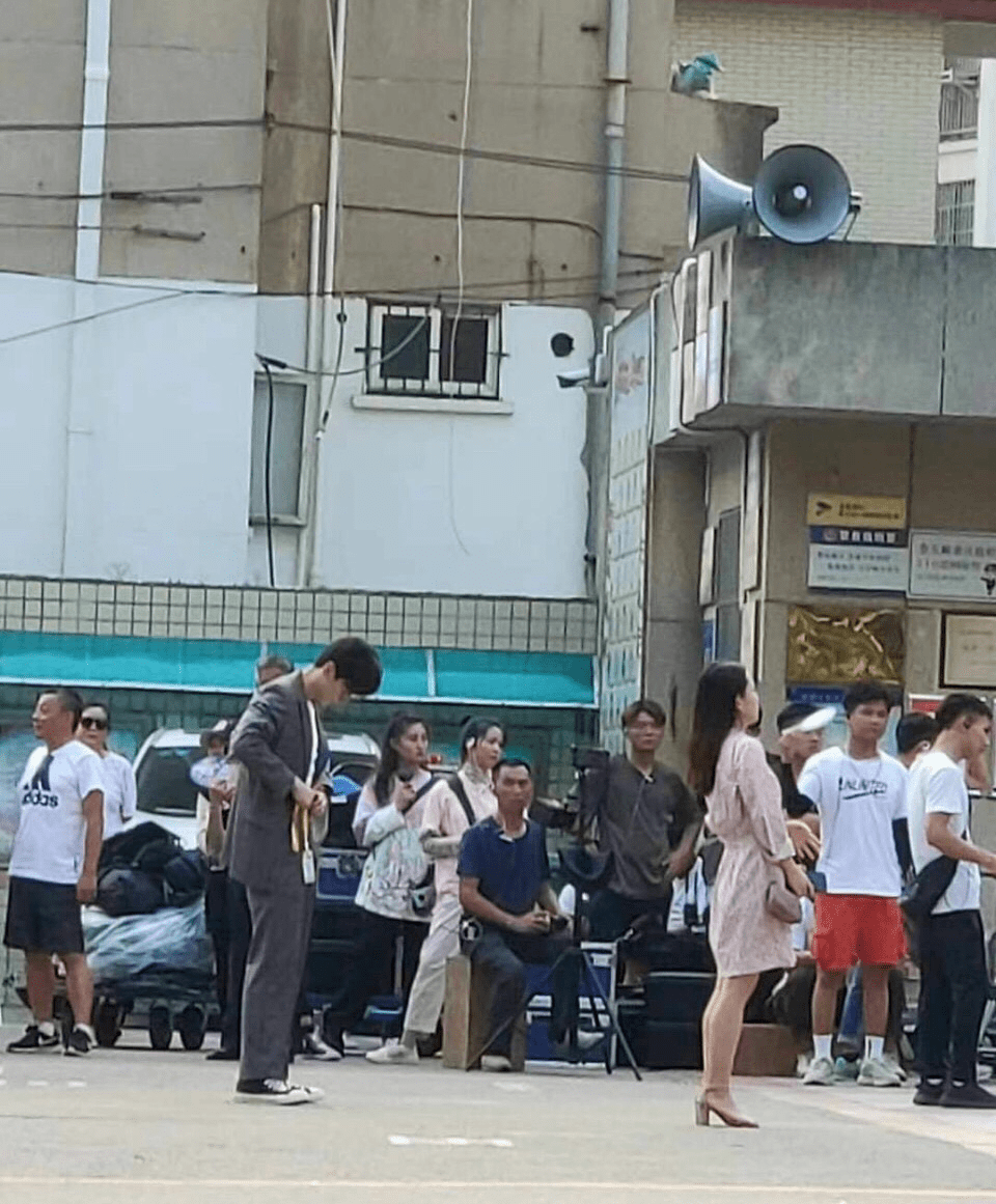 该剧在琅琊路小学和滁州某医院取景拍摄.电视剧《八零九零》吗?