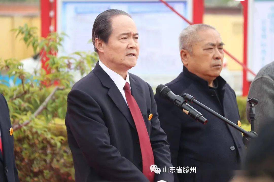 滕州市学雷锋志愿者联合会会长侯志龙就突出工作重点,切实抓好创建