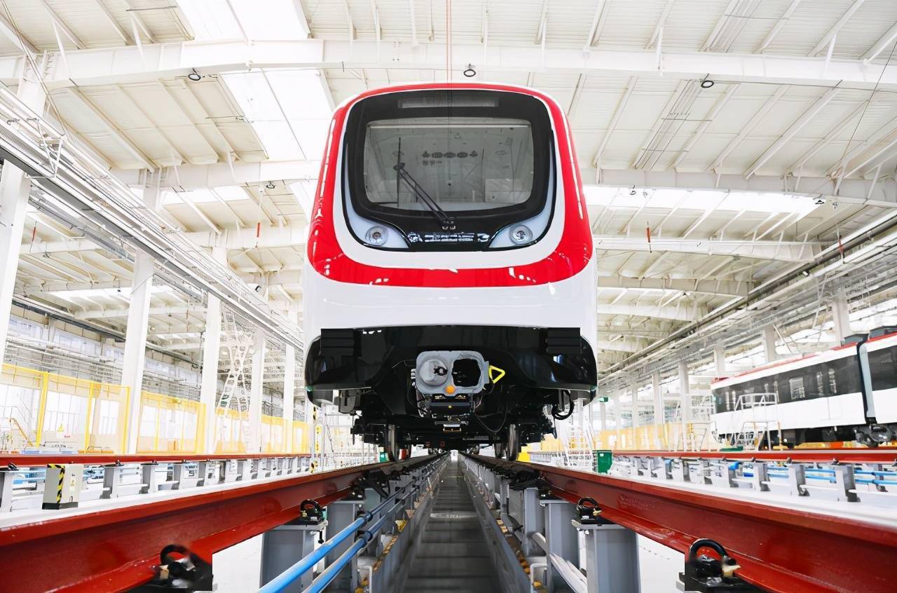 北京企业在保定造地铁,年产1300辆,首列已正式下线