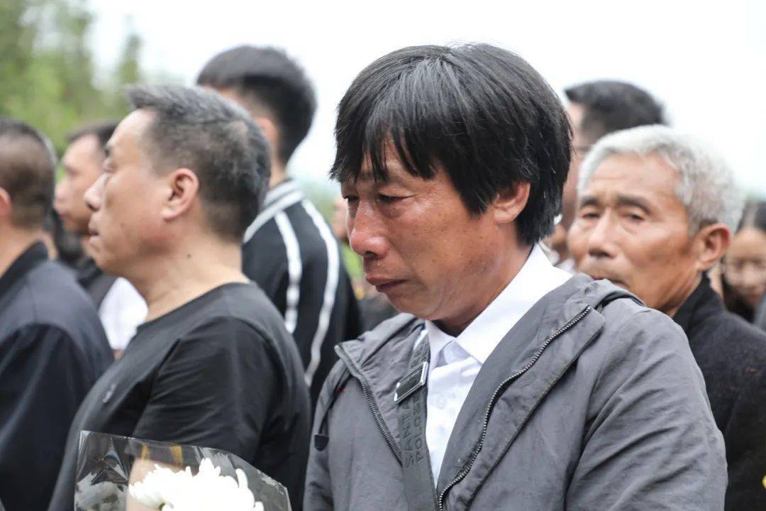 今天,我们接丰晨敏烈士回家!