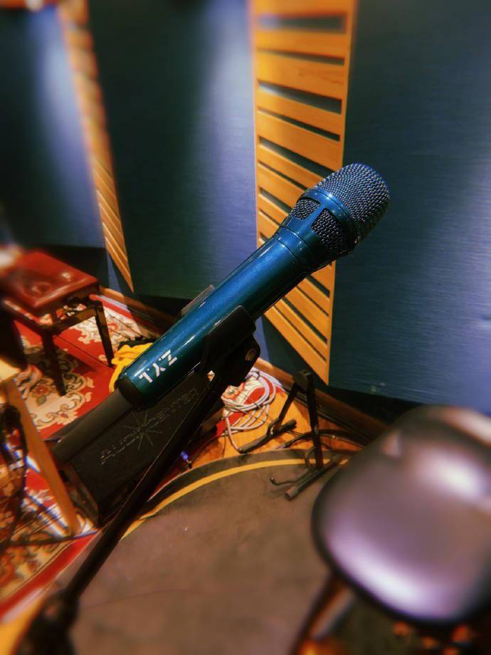 张云雷晒彩排照分享话筒特写 暖心磊磊认证粉丝礼物