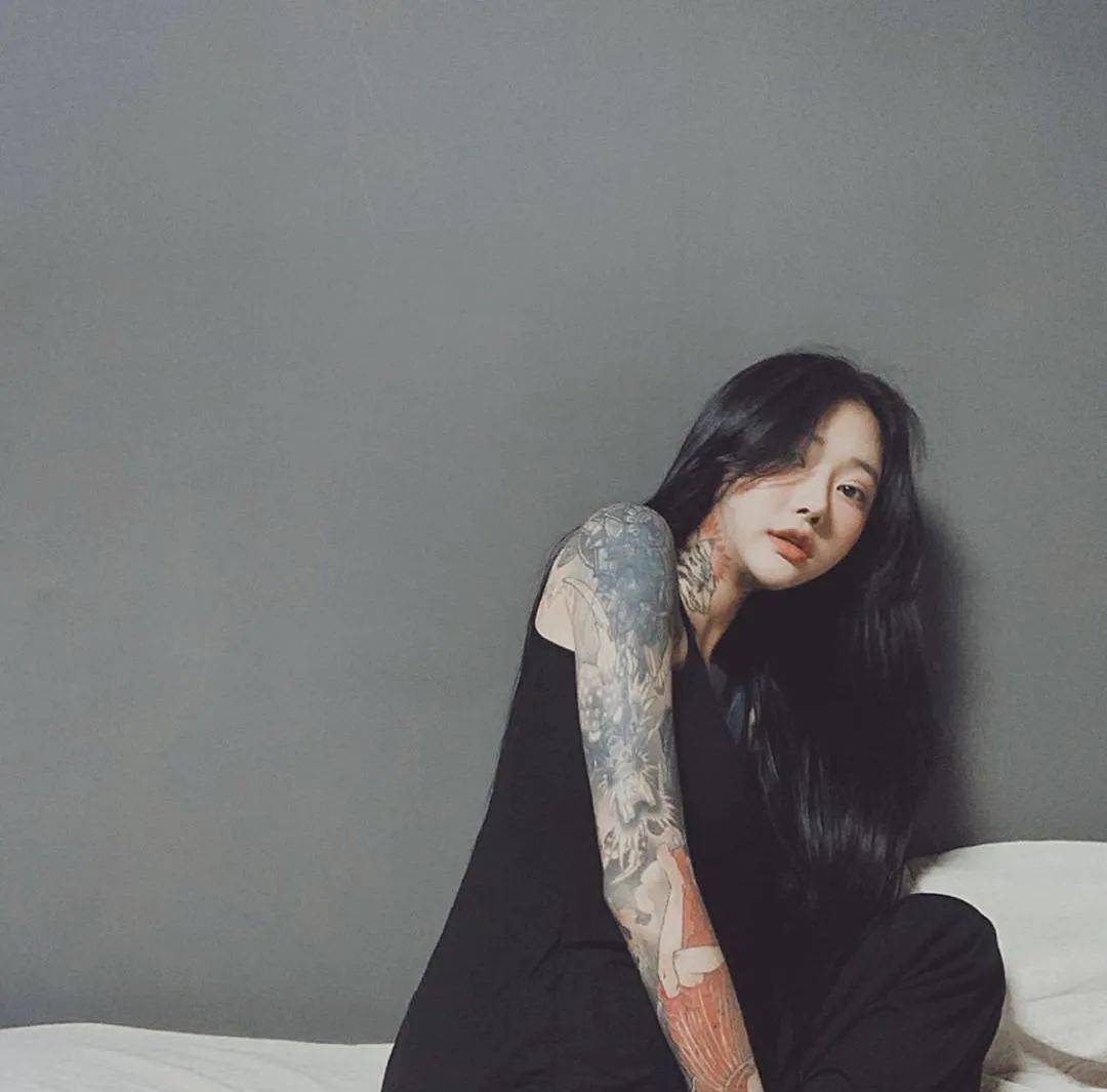 "萝莉脸   美体纹身" = 南韩最美纹身师 ?_lina