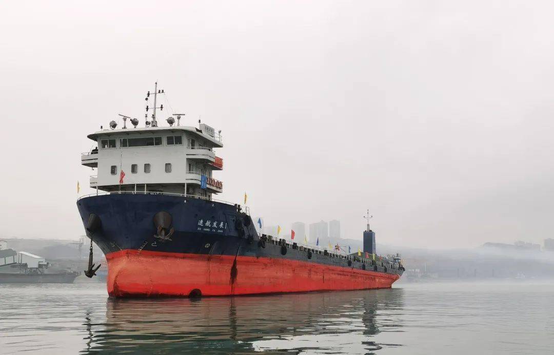 【六五开局年,乘势齐奋进】象屿速传长江集散两用船"速航发展1"号完成