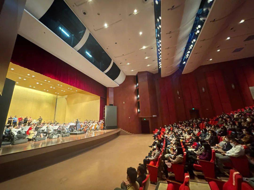 唱颂经典讲党史 观演名篇齐共建