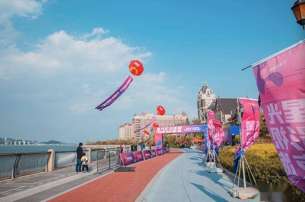 星光岛酒吧街惊艳开街 点亮青岛"夜经济"