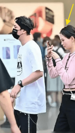 王思聪与堂妹逛街被拍,全身大牌颜值似路人