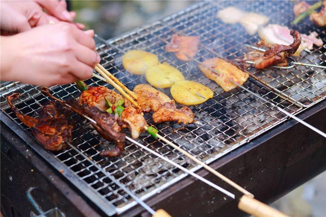 出游| 野外来场bbq?这些问题需注意!_烧烤