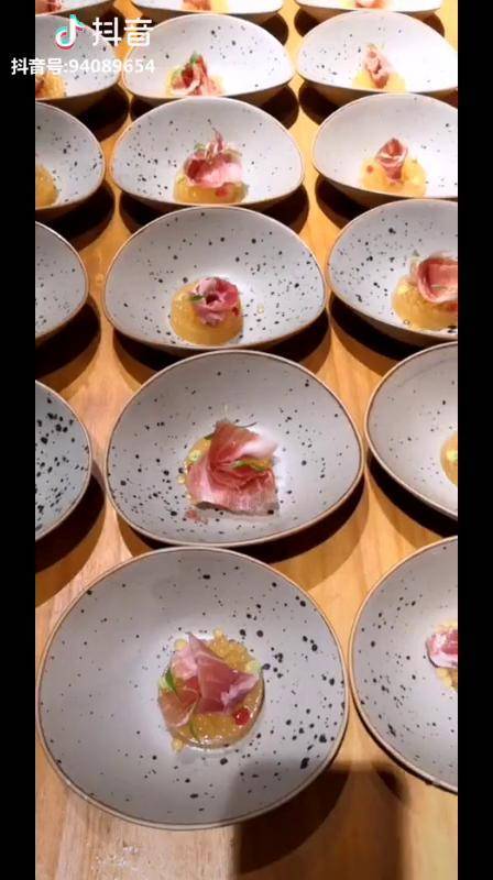 福州分子料理培训班学员品鉴菜品