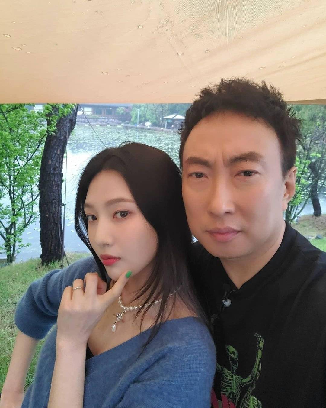 朴明秀变身摄影师朴氏只拍joy照片的话,画报级