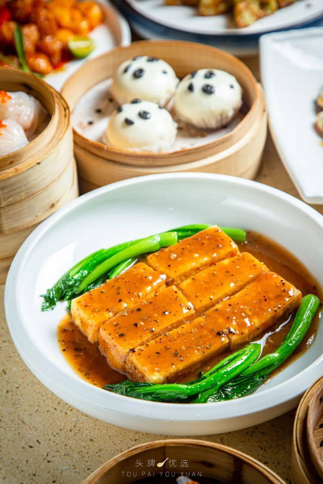 黑松露鲍汁豆腐香气钻进鼻子里尝一口便让你欲罢不能