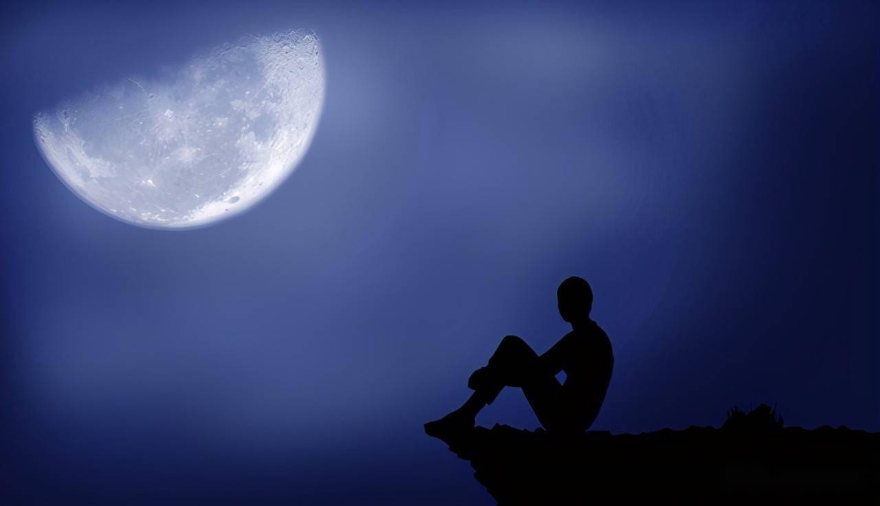 月遇从云花遇和风 美丽的夜空下我又想起了你 何晏