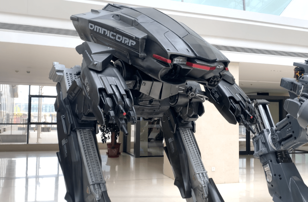 空中展厅童心展未来少儿科幻画与大型机甲创意展