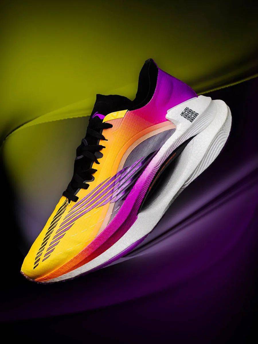 绝影「钢琴白」新配色抢先曝光!_李宁