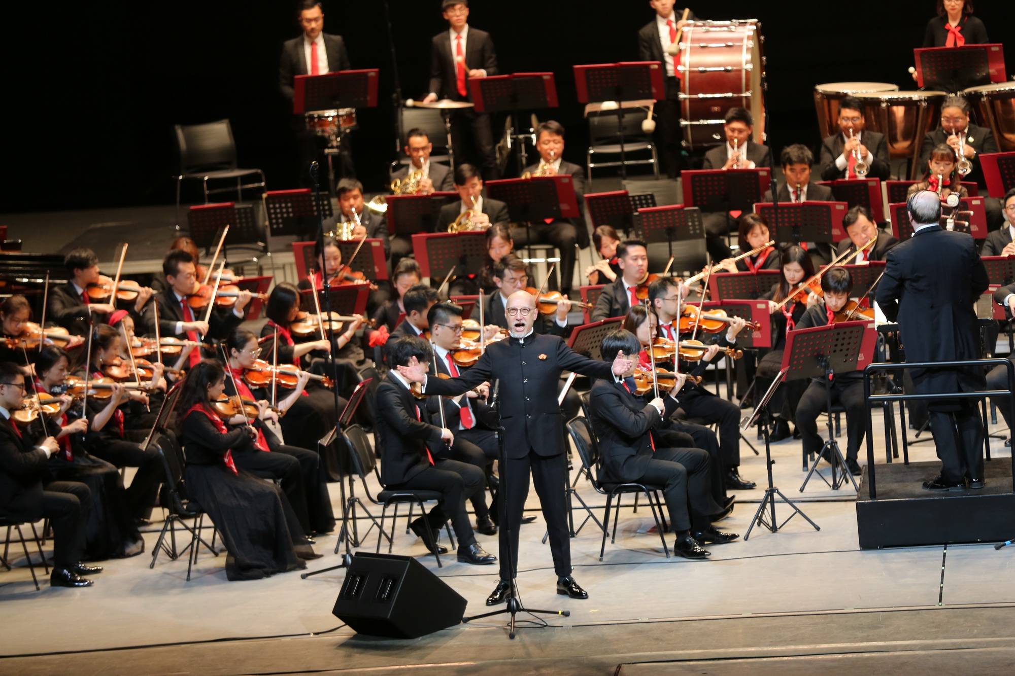 宝塔山下奏《我和我的祖国》,上海交响乐团红色巡演收官!