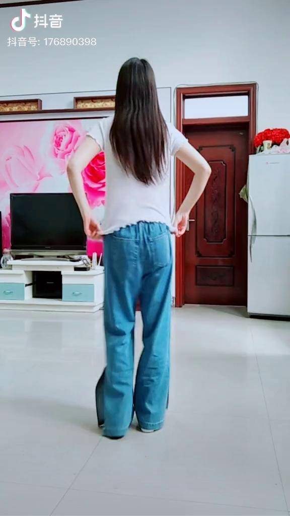的《玛尼情歌》32步背面演示,简单动感,这小曲儿不错!玛尼情歌