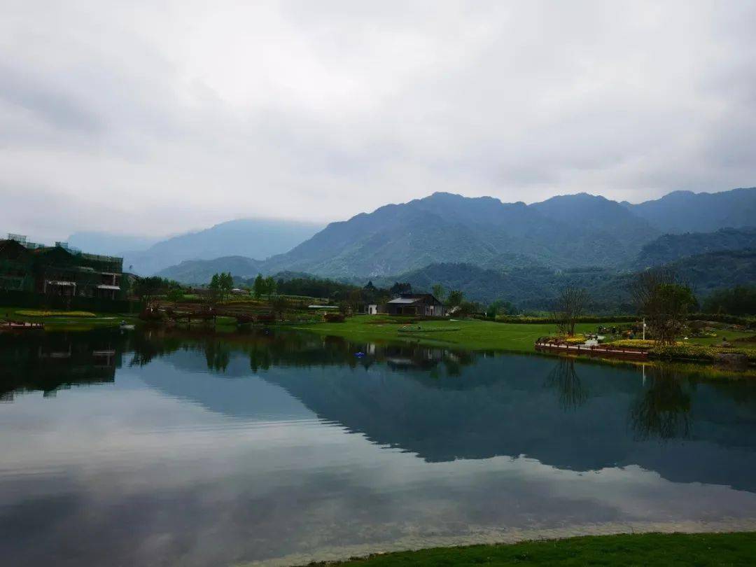 目前,山月溪自然学堂研学基地设基础课程和地方文化课程.