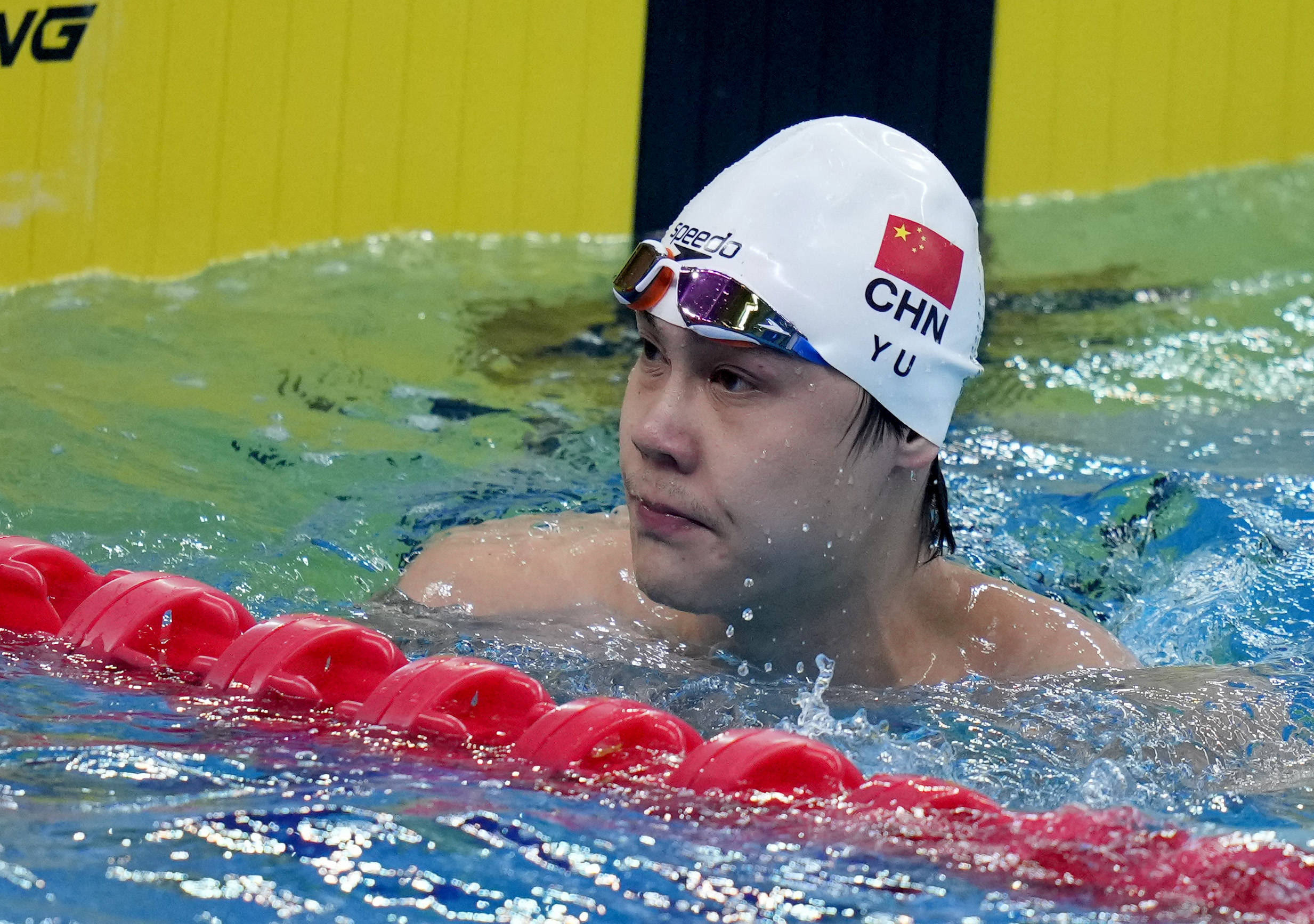 游泳——全国冠军赛:余贺新男子50米自由泳夺冠
