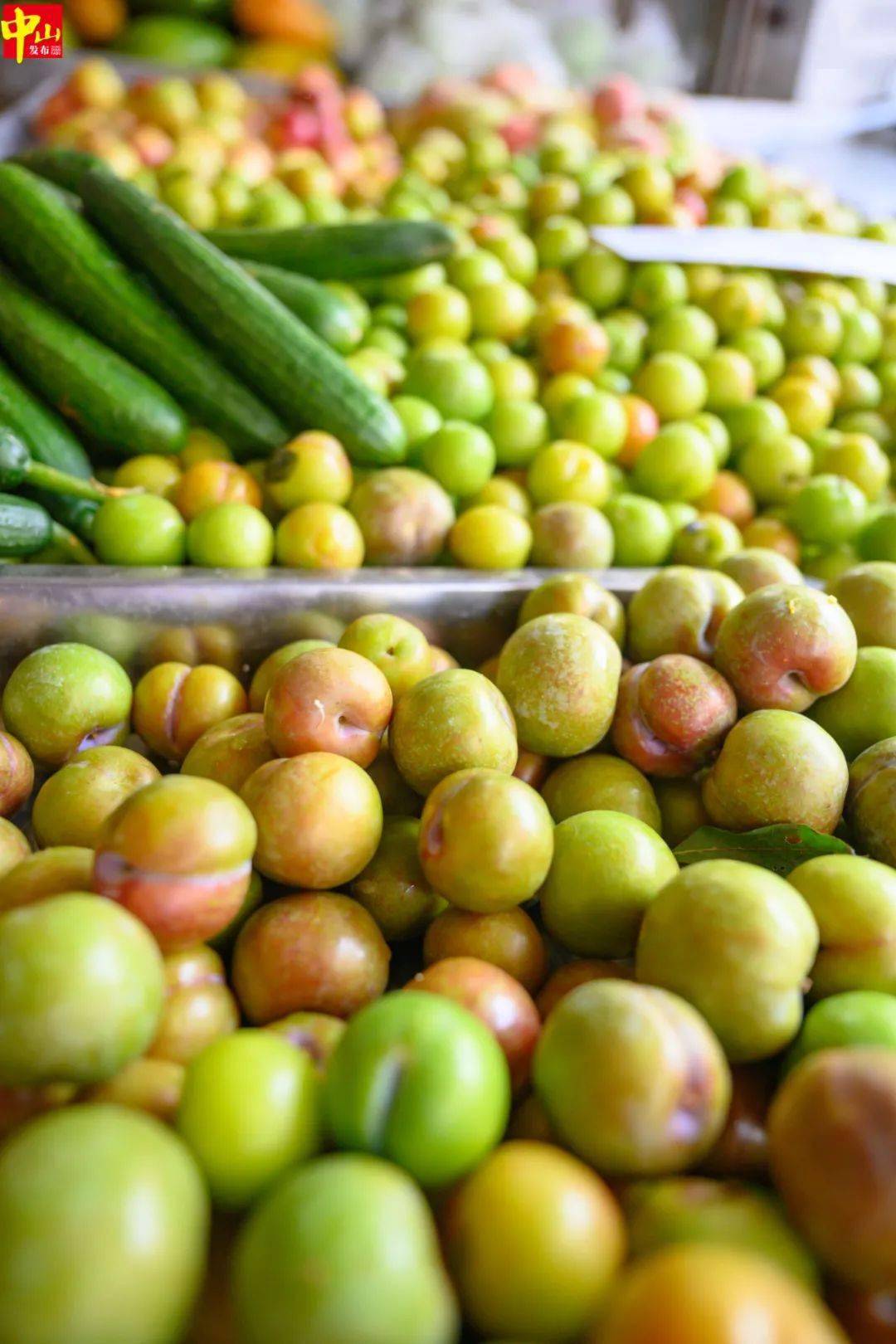 中山一款街头小吃迅速走红_李子